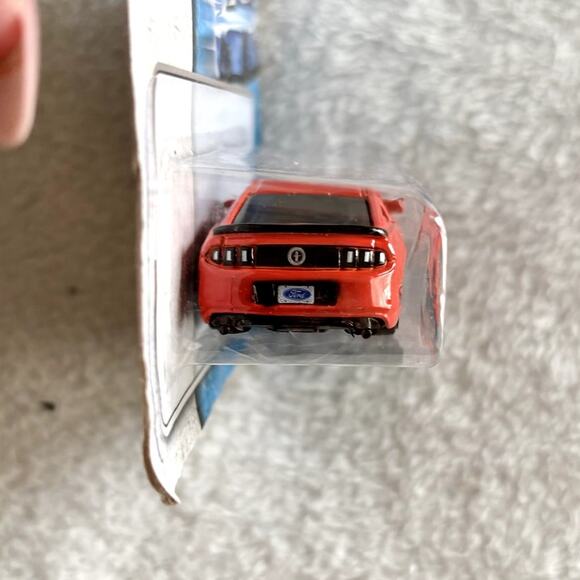 2 Maisto Fresh Metal Die Cast Toy Cars Ford Mustang GT Boss 302 Blue Red 2010 - Picture 4 of 10